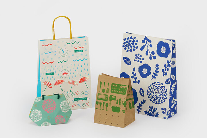 Paper shopping bags