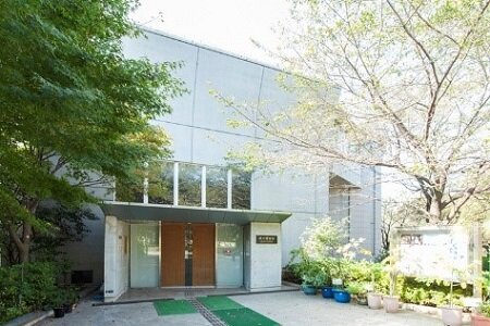 紙の博物館の正面玄関